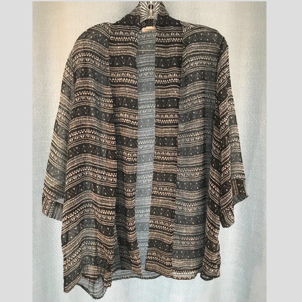 LA Hearts Tribal Open Blouse